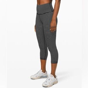 Lululemon Athletica wunder under hr crop 21”